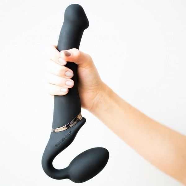 Безремневой страпон с вибрацией Strap-On-Me Vibrating Black M, диаметр 3,8см, пульт ДУ, регулируемый SO3354 фото
